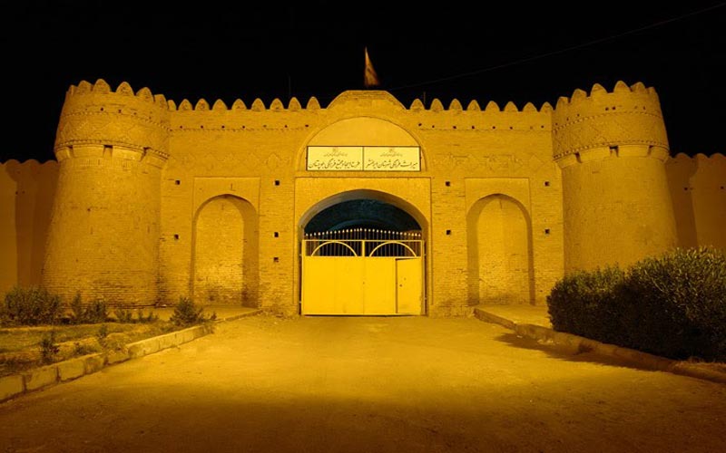 قلعه ناصری و موزه مردم شناسی ایرانشهر