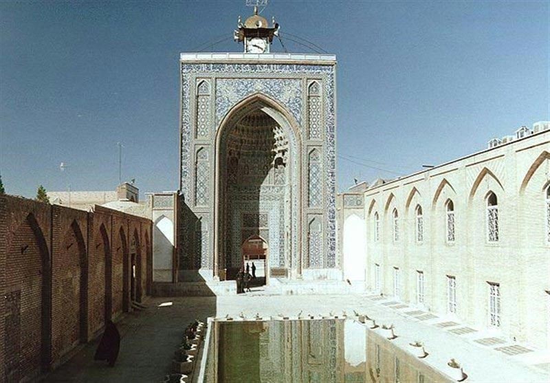 تصویری قدیمی از سردر زیبای مسجد جامع نهاوند