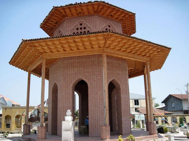 بنای آرامگاه میرزا کوچک خان جنگلی