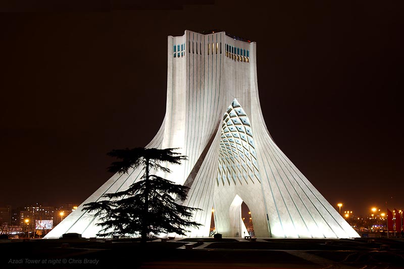 قبل از افتتاح برج میلاد، برج زیبای آزادی اصلی‌ترین نماد شهر تهران محسوب می‌شد 