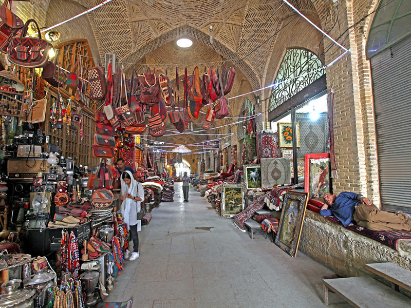 معرفی بازار وکیل شیراز: آدرس، عکس ها و مسیر رفتن به بازار وکیل شیراز