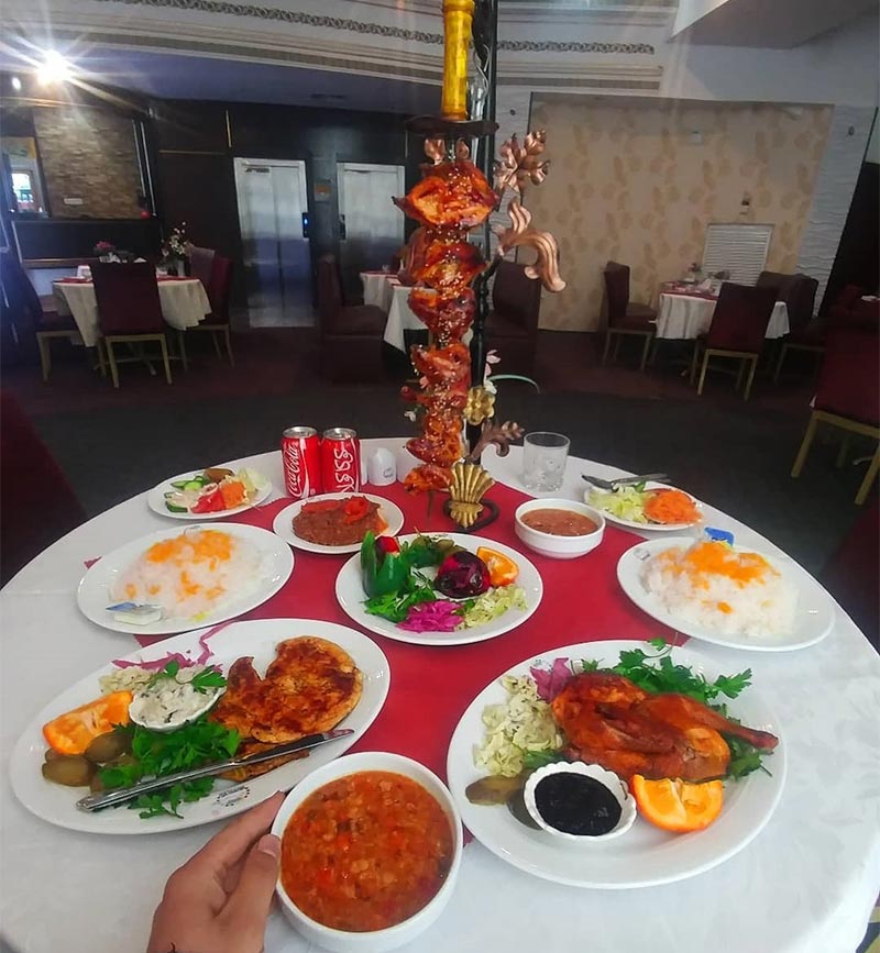 رستوران گردان رنگین کمان خرم‌آباد