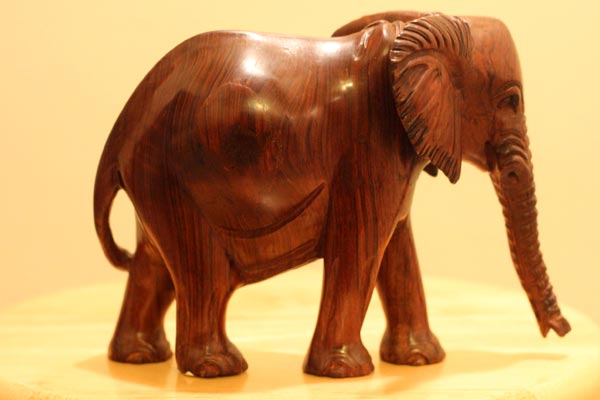 مجسمه چوبی فیل