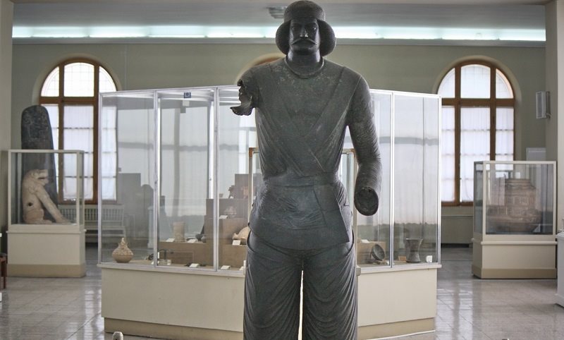 مجسمه سرباز ایرانی سورنا در موزه ملی ایران