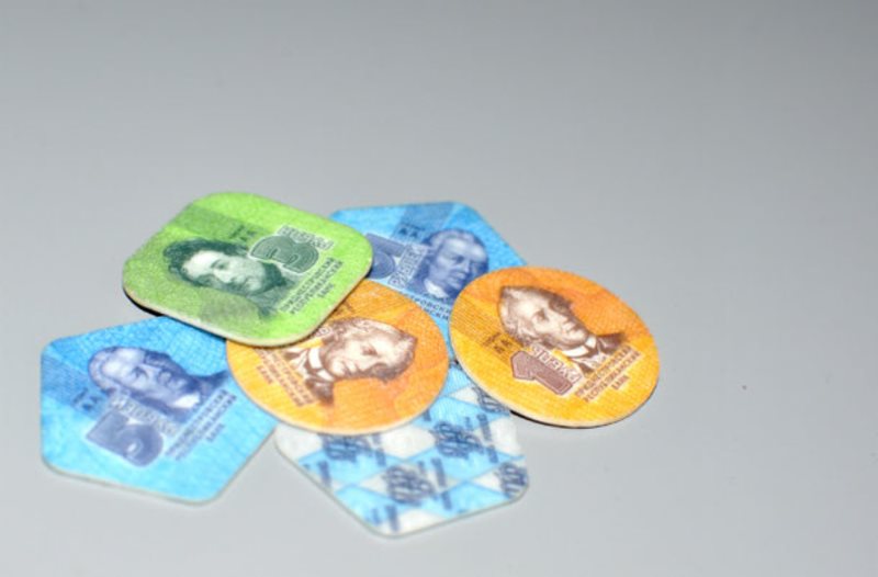پول‌های خوش‌رنگ و زیبای پلاستیکی در ترانس‌نیسترا