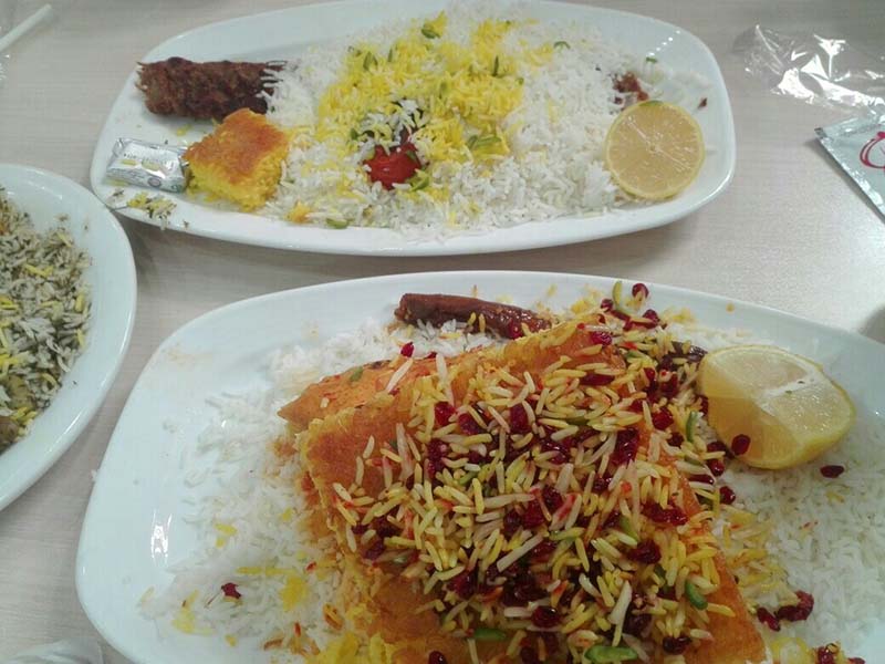 انواع وعده‌های غذایی در رستوران مسلم تهران