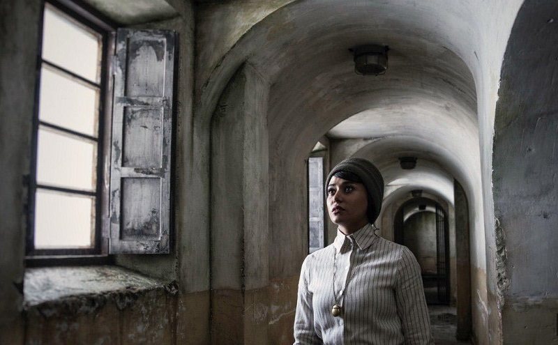 پریناز ایزدیار در نمایی از فیلم سرخپوست