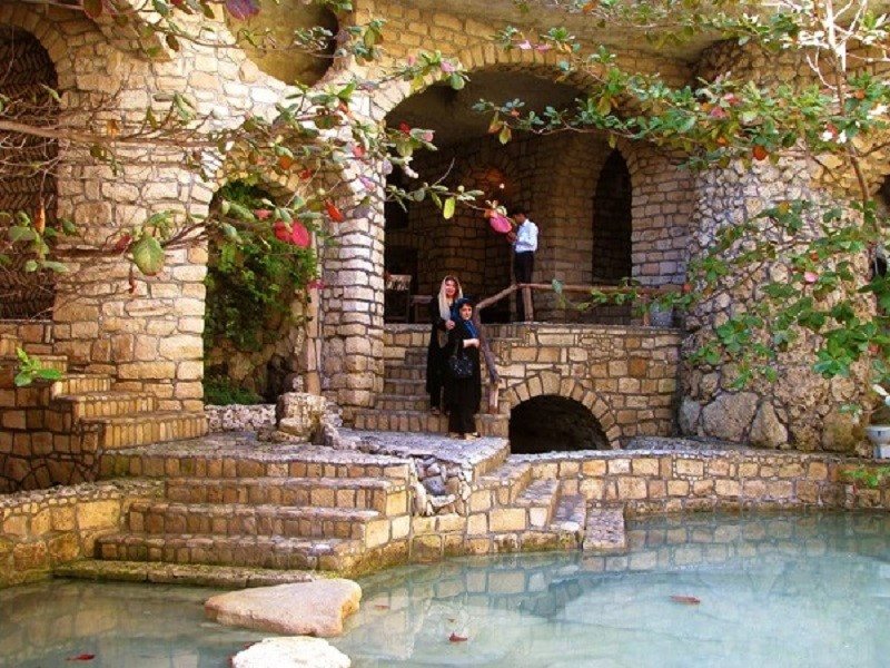 حوضچه شهر کاریز که با آب پر شده است