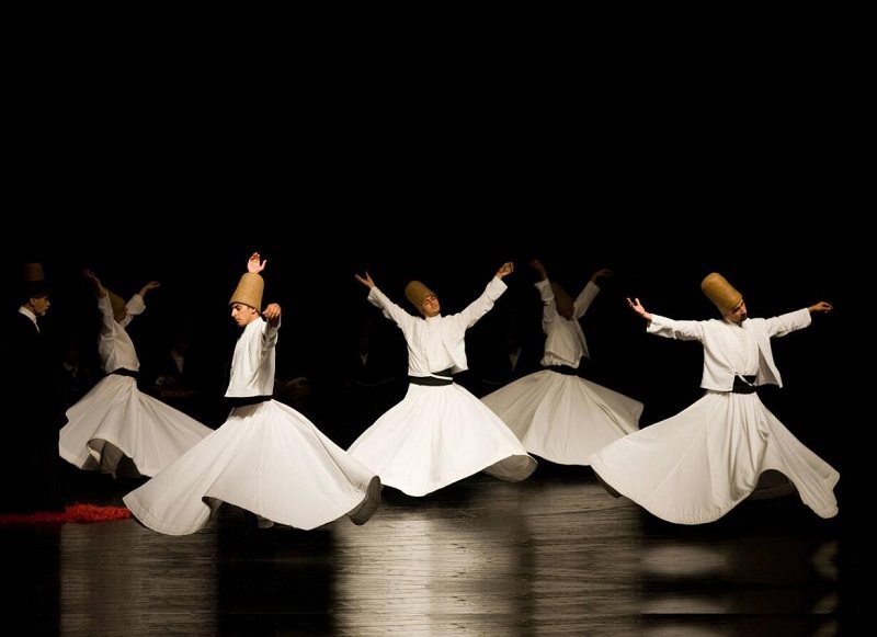 دیدن رقص سماع می‌تواند برای عاشقان مولانا و رقص‌های گروهی جذاب باشد