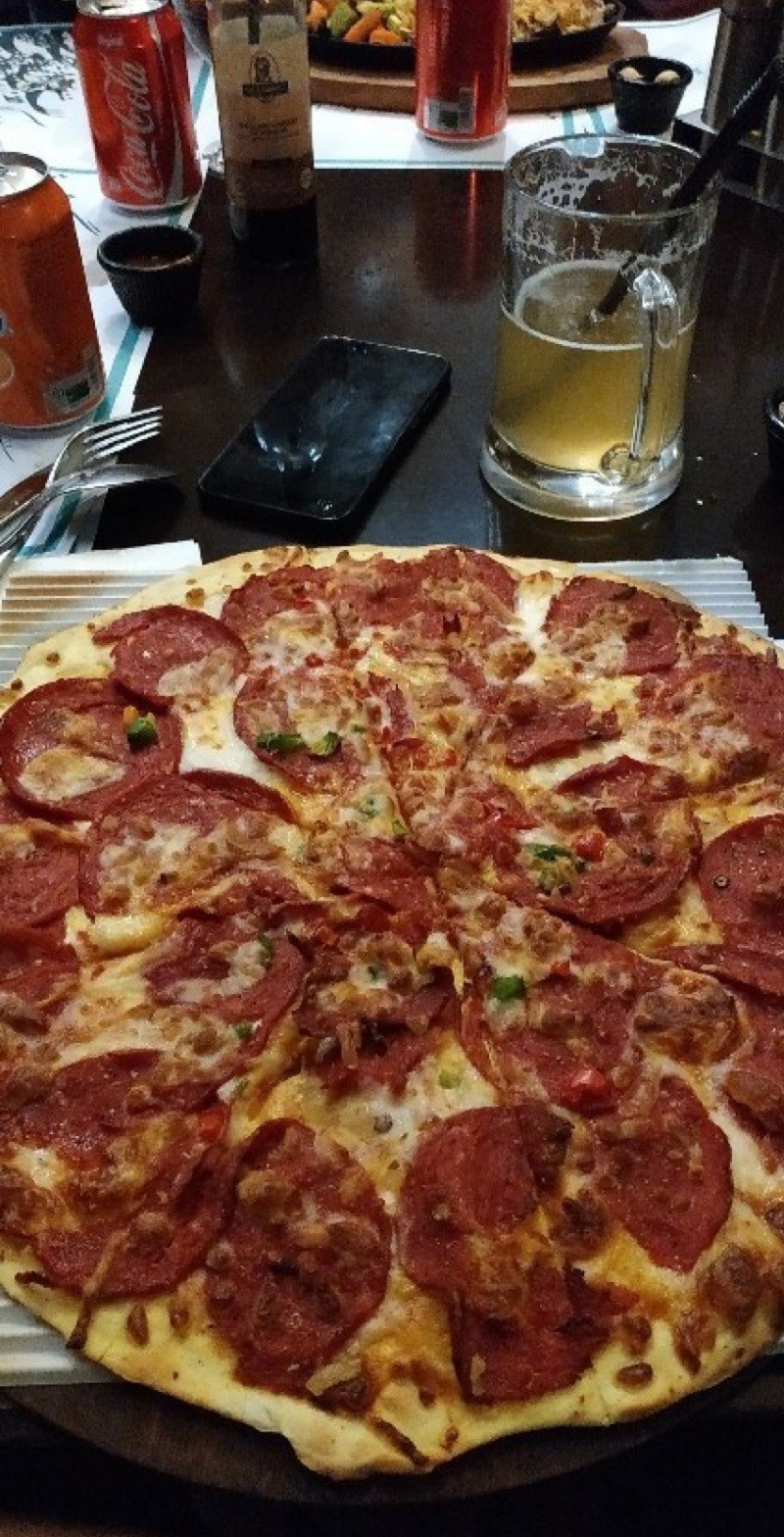 پیتزا پپرونی رستوران ایتالیایی سزار یزد