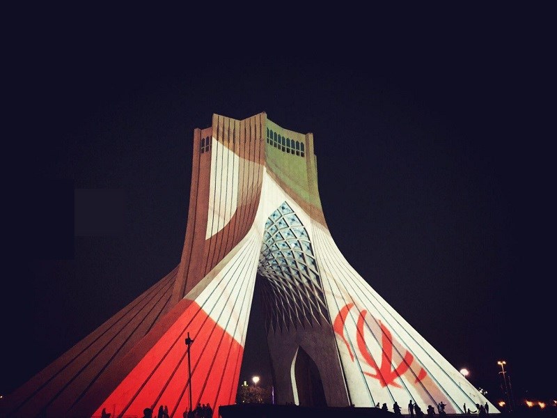 معرفی میدان آزادی تهران: آدرس، نام قدیم و عکس های برج آزادی | اسمارتیز